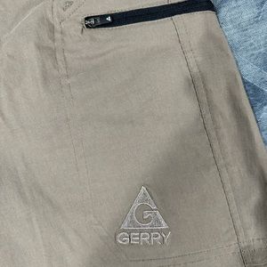 Gerry Shorts Size 32 khaki